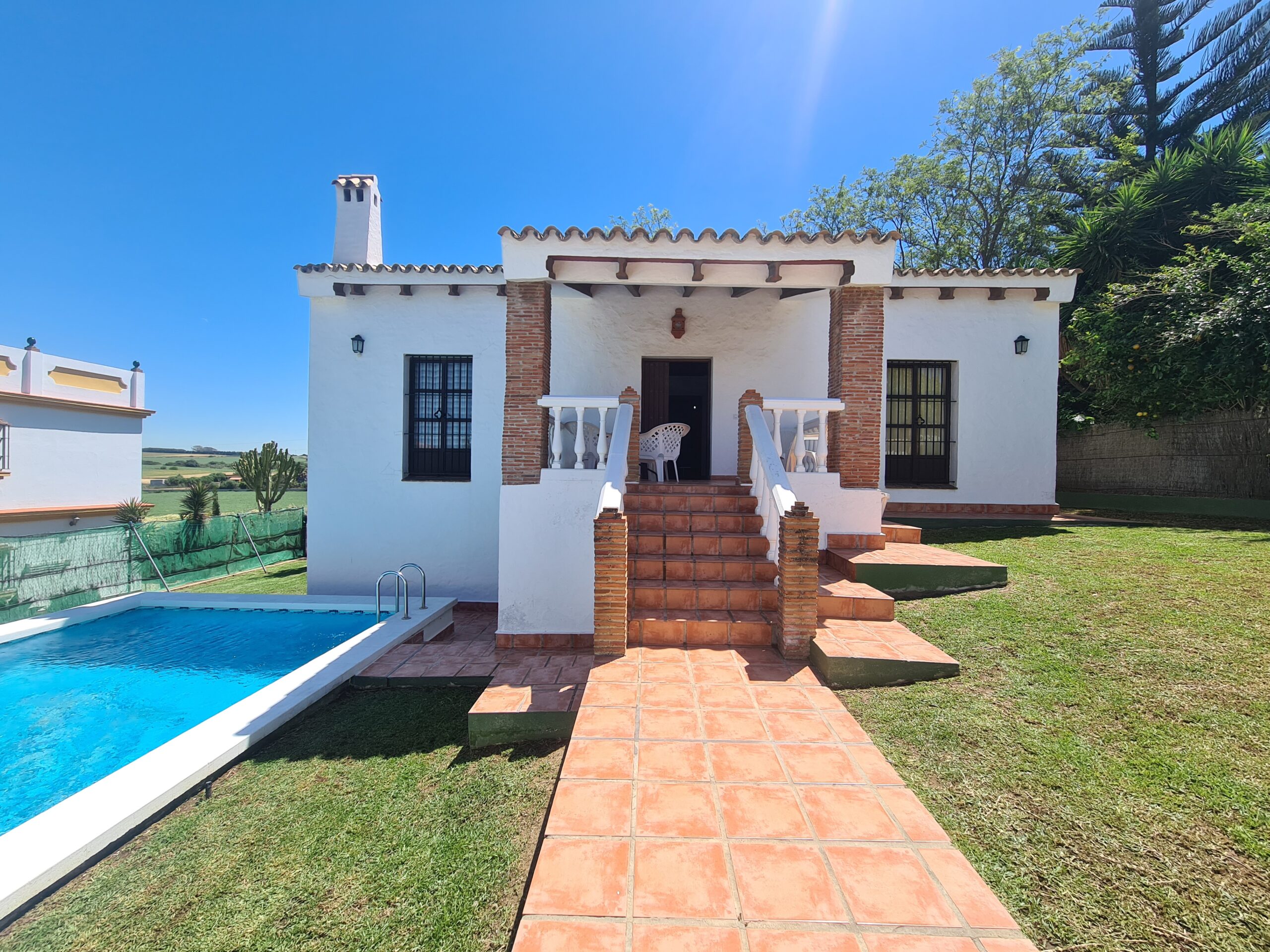 Casa Correa | Casa con piscina a 500 mts de la playa.